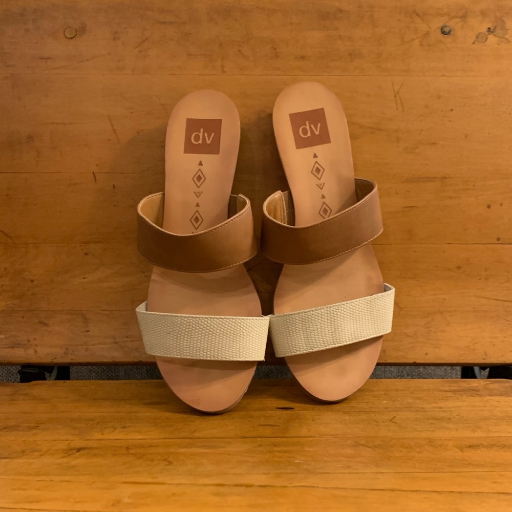 Dolce Vita neutral sandal size 9.5